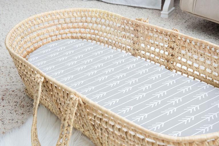 Kushies Flannel Bassinet Sheet -Grey Arrows
