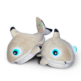 Chaussons NightBuddies Requin Beige en Peluche Yeux Lumineux