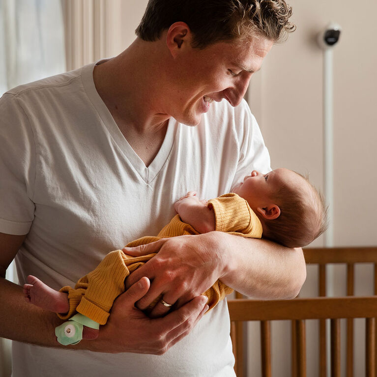 Interphone De Surveillance Smart Sock Par Owlet Generation 3 Babies R Us Canada