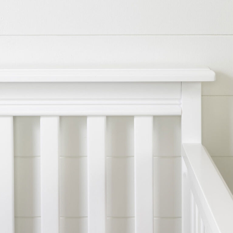 Little Smileys Lit de bébé moderne - hauteur de matelas ajustable avec barrière de transition Blanc solide