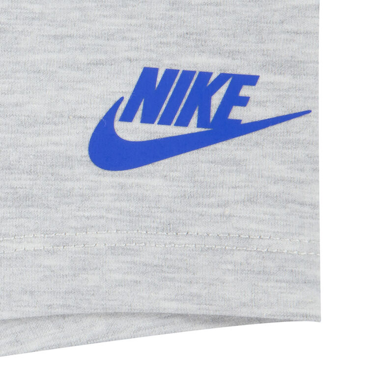 Ensemble T-shirt et Shorts Nike - Gris 