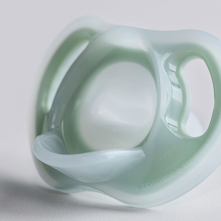 Tommee Tippee Ultra-light Pacifiers, 18-36 months,  2 pack of  one piece silicone, BPA free pacifiers
