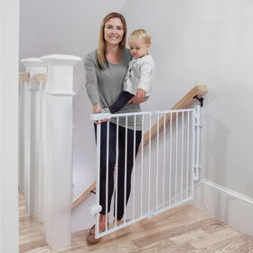 Safety 1st Ready To Install Everywhere Gate - White