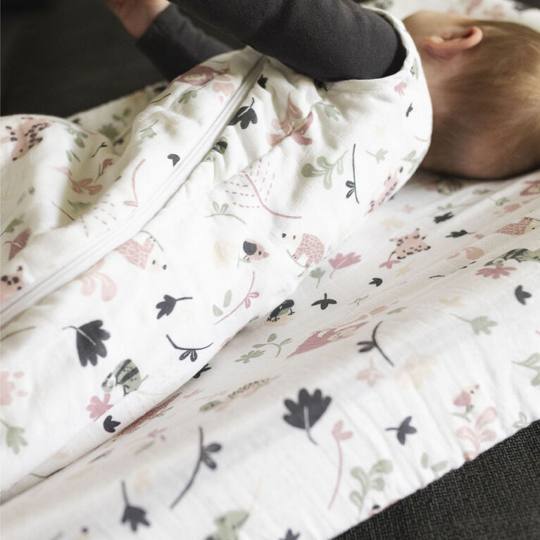 Perlimpinpin-Muslin sleep bag 1.5 TOG-Jungle lotus-18-36m