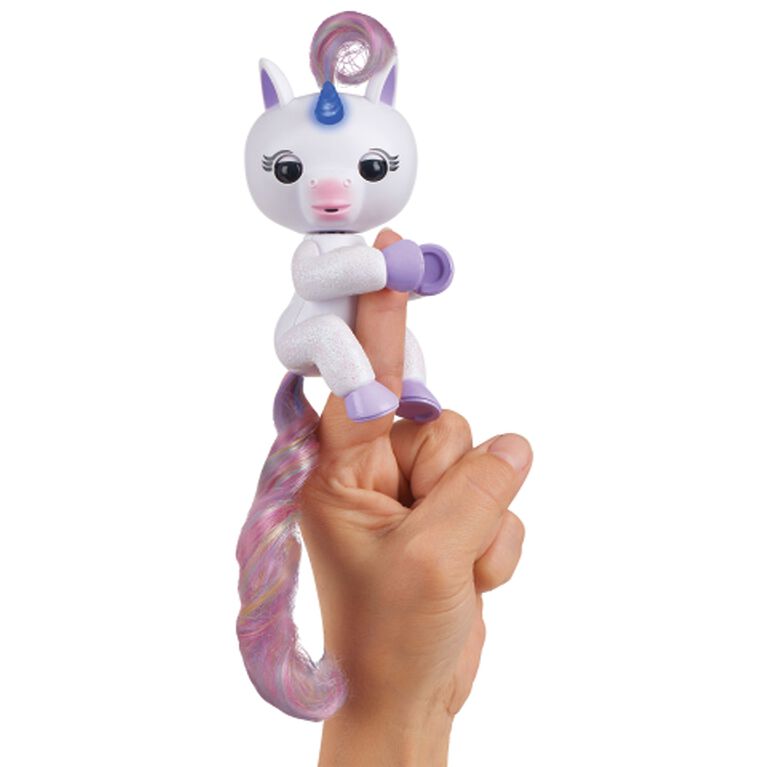 Fingerlings Light Up Unicorn Mackenzie (White) Friendly Interactive