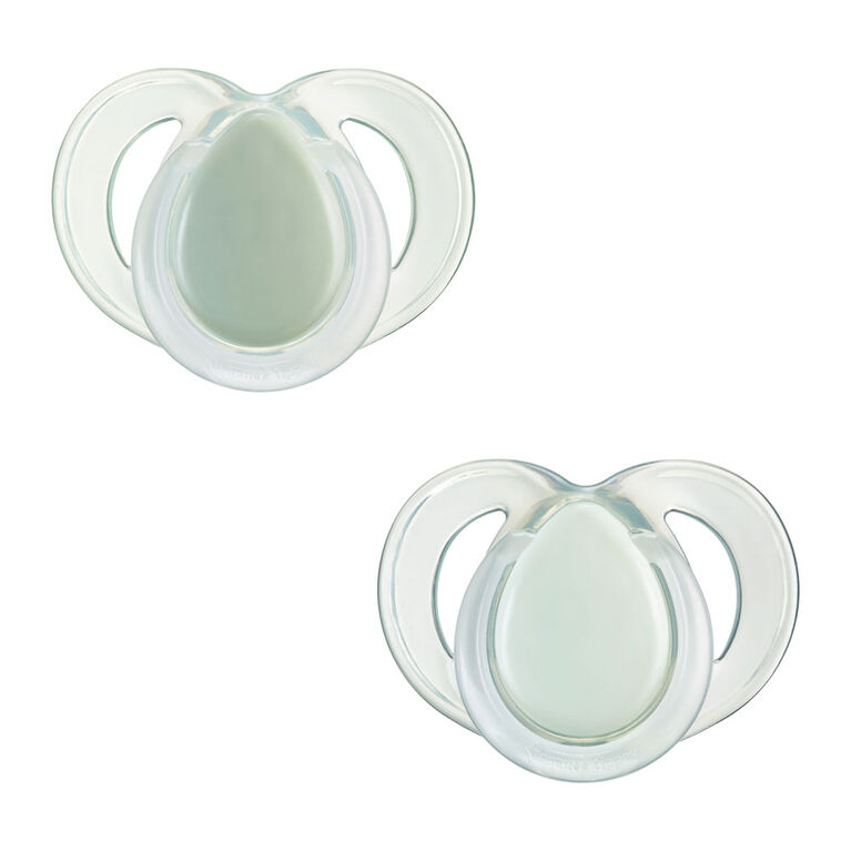 Tommee Tippee Nighttime Pacifier, 6-18m, Glow in the Dark Pacifiers with Reusable Sterilizer Pod, Assorted Colors, Pack of 2