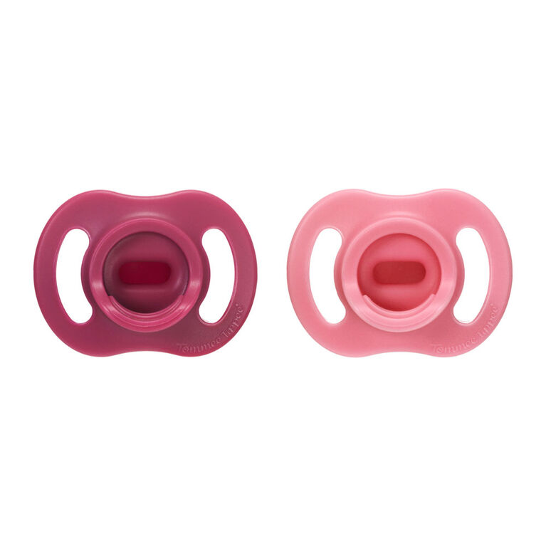 Tommee Tippee Ultra-light StayPut Pacifier, 6-18m, 2 Count, One-Piece Silicone Design