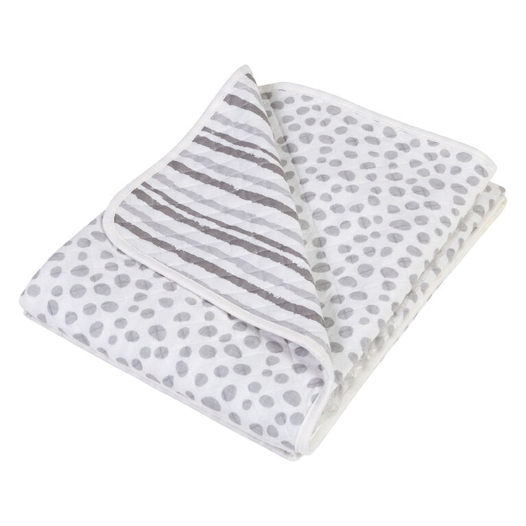 Trend Lab Gray Cloud Knit Blanket