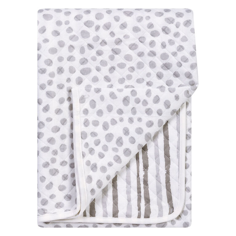 Trend Lab Gray Cloud Knit Blanket