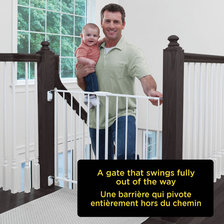 Safety 1st Top of Stairs Expanding Metal Gate