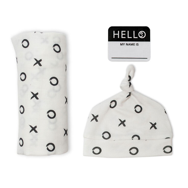 Lulujo Baby Hello World Newborn Bamboo Hat and Swaddle Blanket Set XO