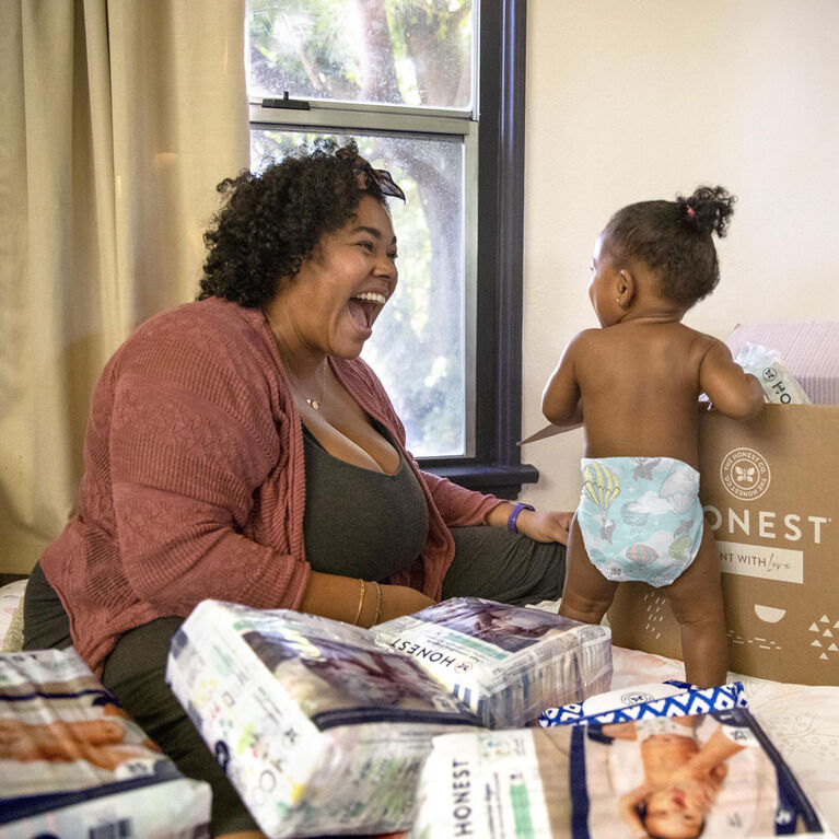 The Honest Company - Diapers - Above it All - Size 2 - 12 to 18 lbs