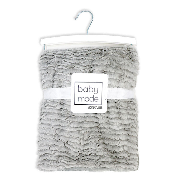 Baby Mode Signature Ridged Plush Blanket: Grey