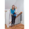 Barrière prête à installer au haut de l'escalier de Safety 1st.