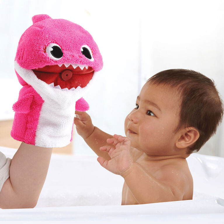 B1-Water Blasting Puppets-Mommy Shark