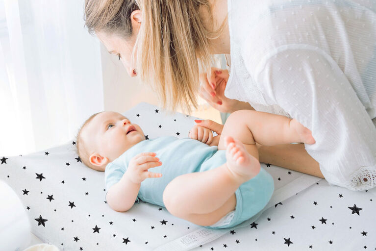 Changing Pad Cover with Slits for Safety Straps Flannel Scribble Stars