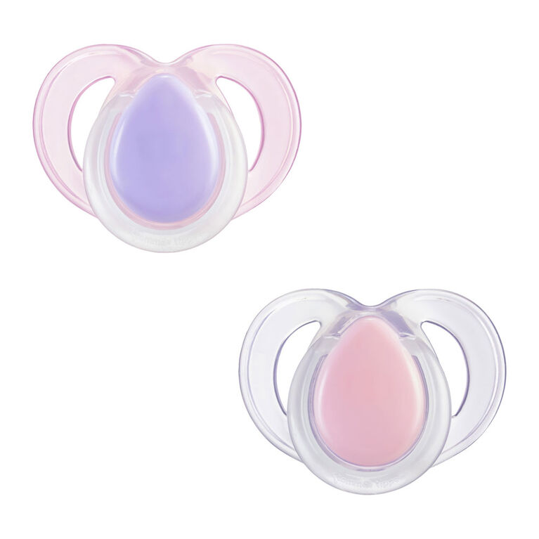 Tommee Tippee Chupete Nocturno, 18-36m, Vaina Esterilizadora Reutilizable, Colores Surtidos, Pack de 2
