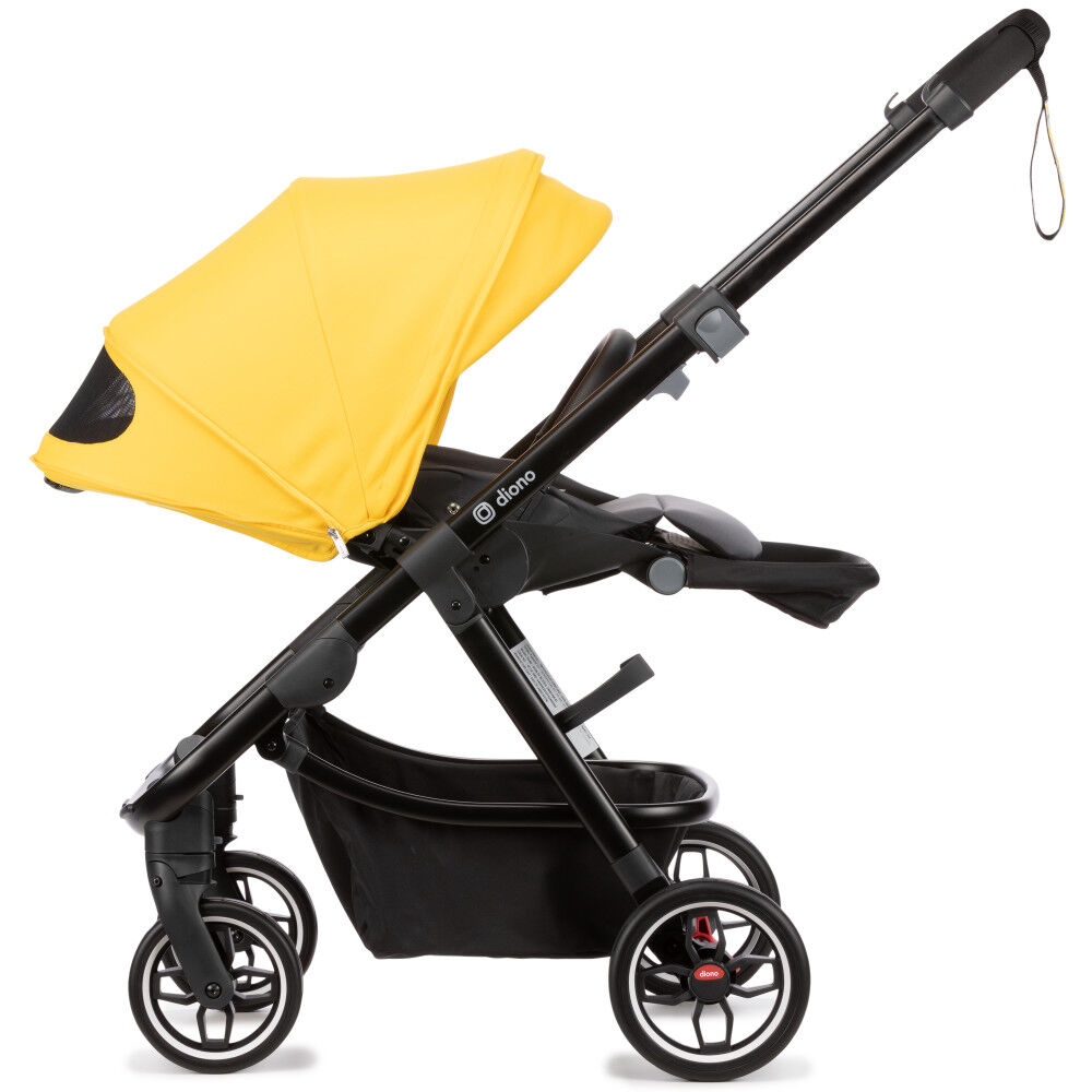 Poussette jaune sale