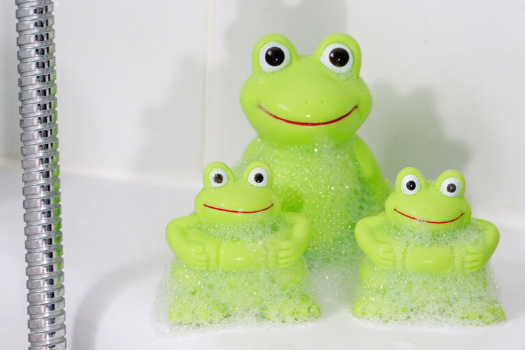 Vital Baby Play 'n' Splash Frog Family - 3pc