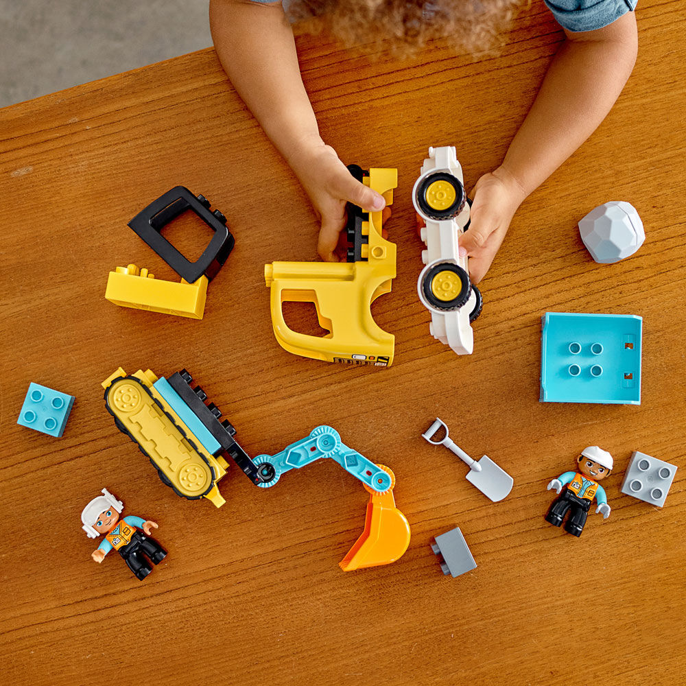 Duplo town hotsell toy truck