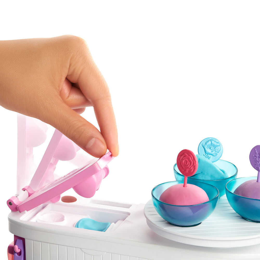 Coffret Journee au Spa Barbie Poupee Barbie Blonde Chiot Pate a Modeler et Moules Toys R Us Canada