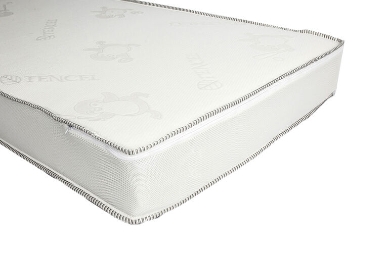 Matelas pour lit de bébé BeautyRest Tranquility avec Tencel de Simmons.