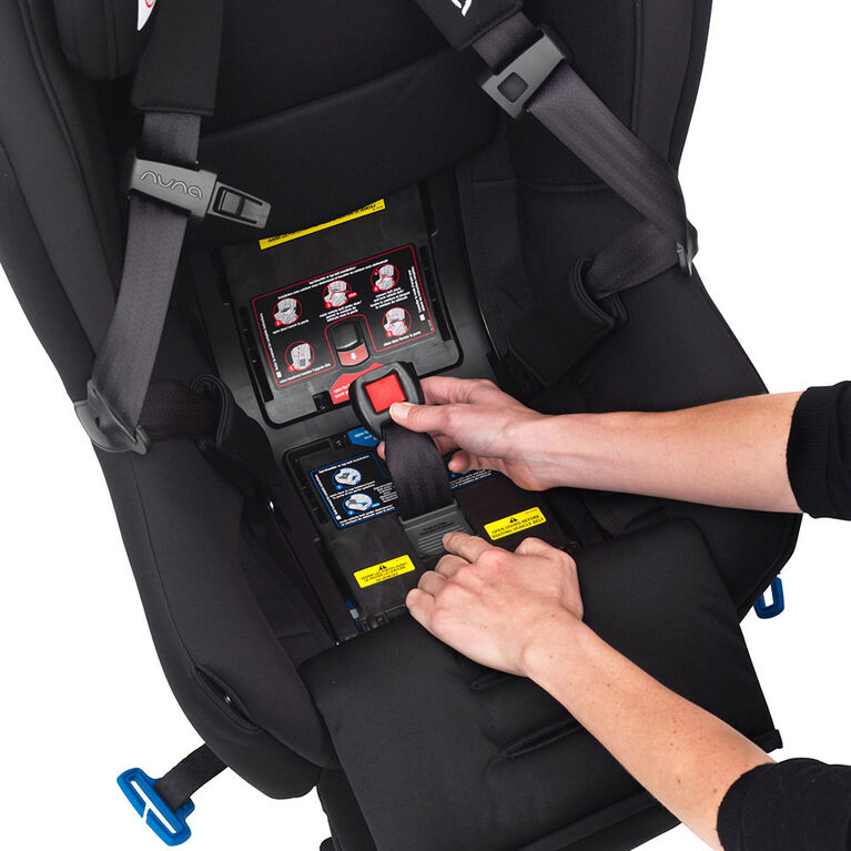 Nuna RAVA Convertible Car Seat - Caviar