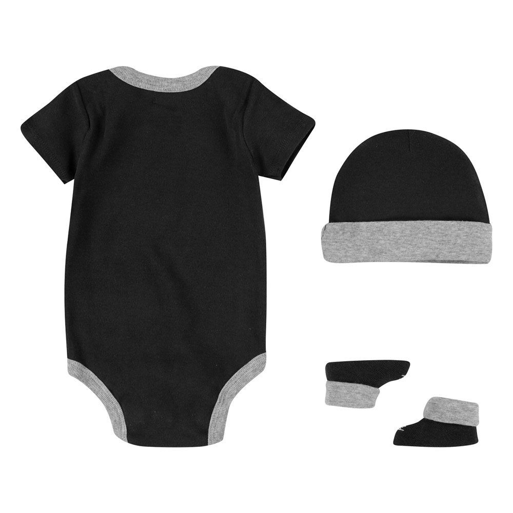 Nike Futura 3 Piece gift Set Black Size 0 6 months
