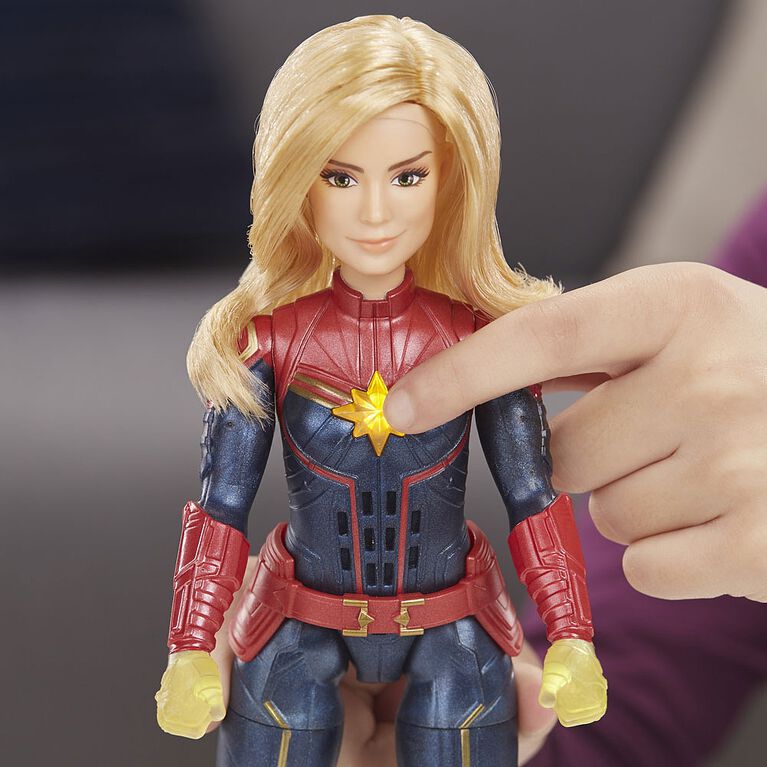 Captain Marvel - Photon Power FX Captain Marvel Electronic Super Hero Doll