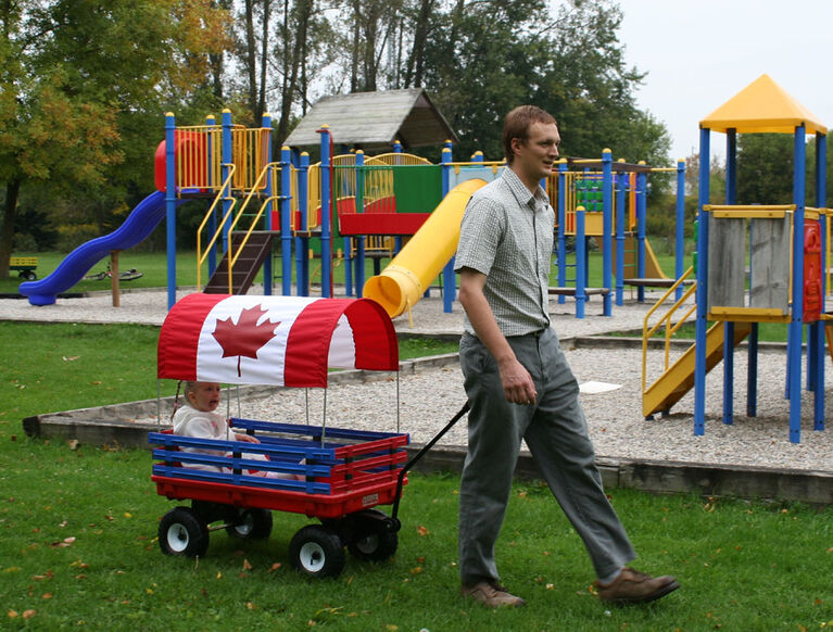 Millside - Chariot Trekker 20 po x 38 po avec drapeau du Canada