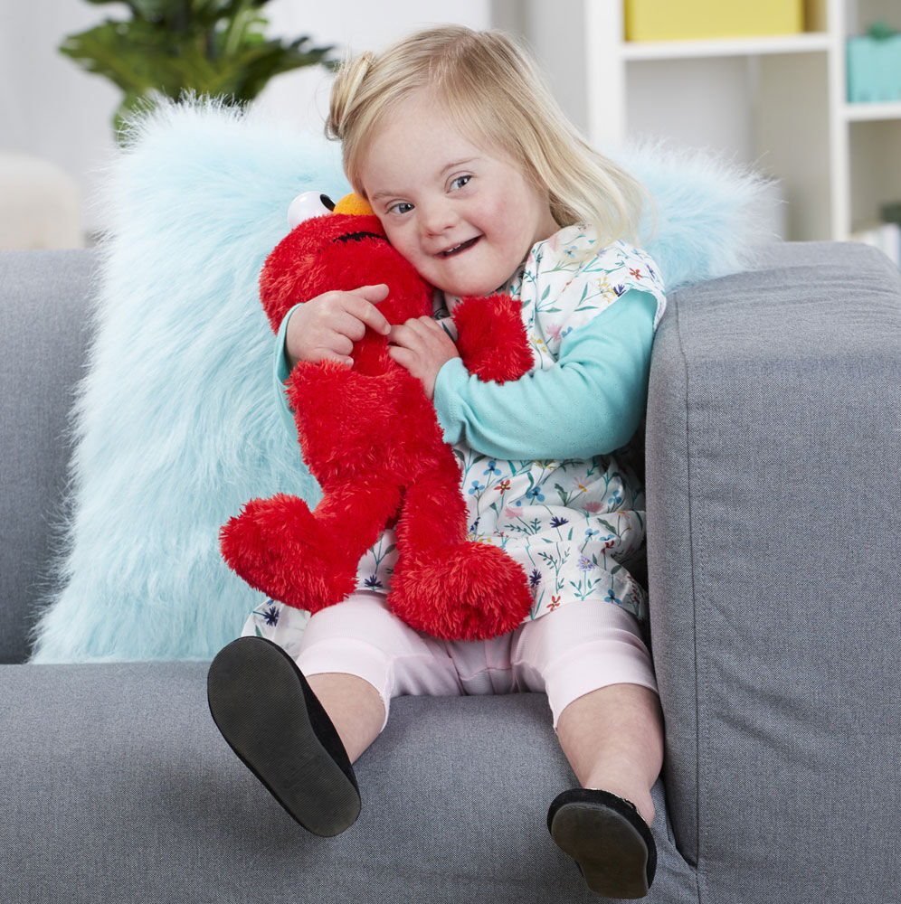 Love to deals hug elmo