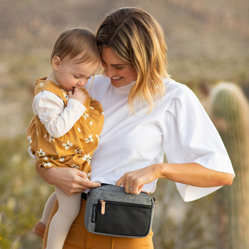 Petunia Pickle Bottom Adventurer Belt Bag in Graphite Black Babies R Us Canada