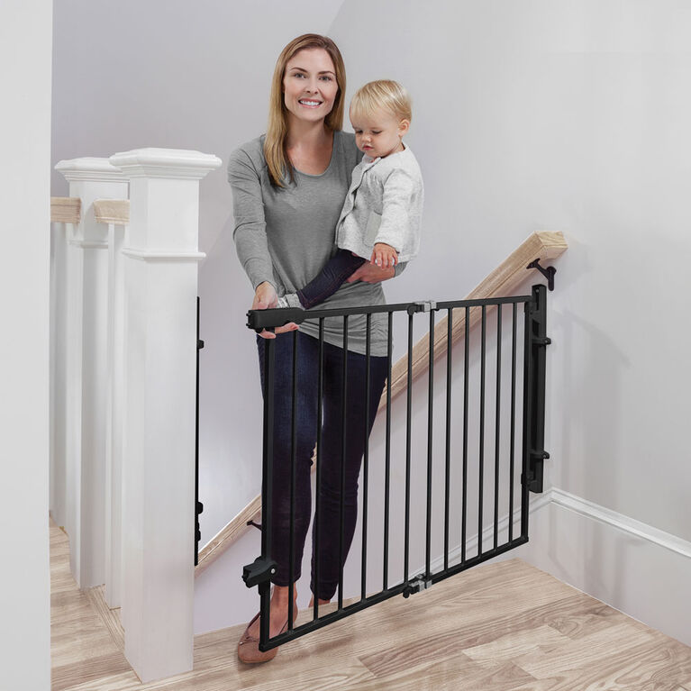 Safety 1st Ready To Install Everywhere Gate - Black