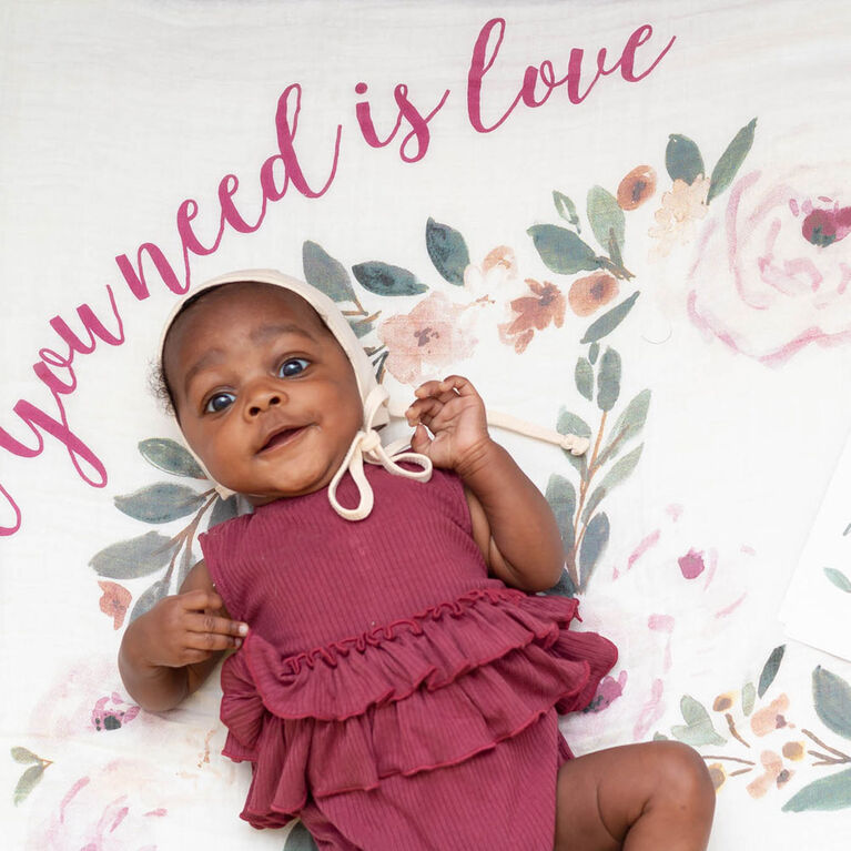 Lulujo - Baby's 1st Year - Monthly Milestone Photography Background Prop, Blanket and Cards Set - All You Need Is Love