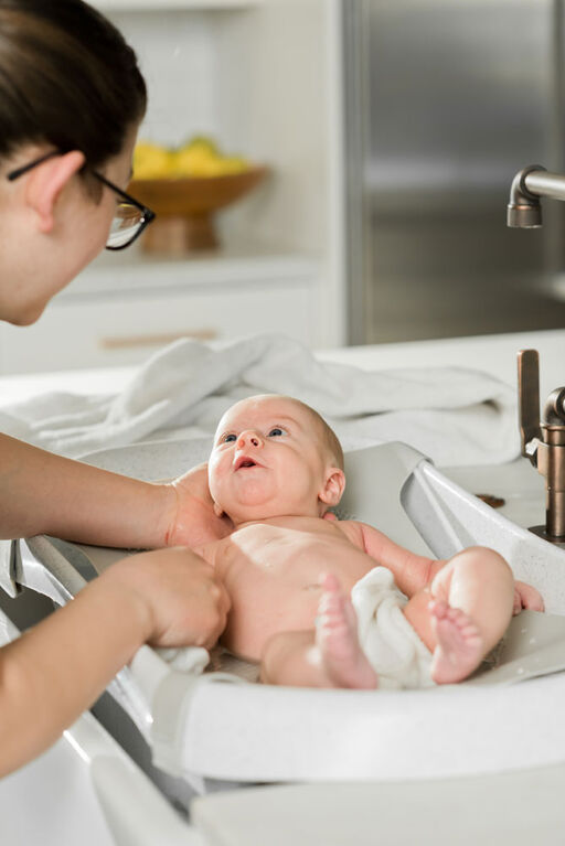 The First Years - First Suds Infant To Toddler Tub