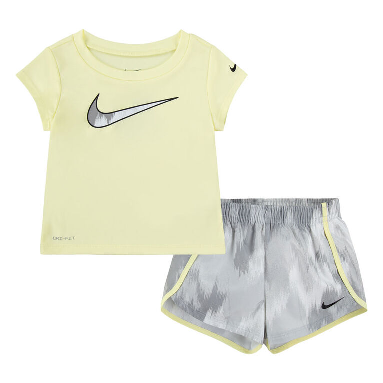 Maternity Shorts. Nike CA