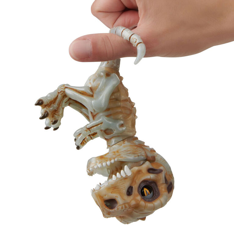 Fingerlings Untamed - Bonehead Skeleton T-Rex - Doom (Ash)