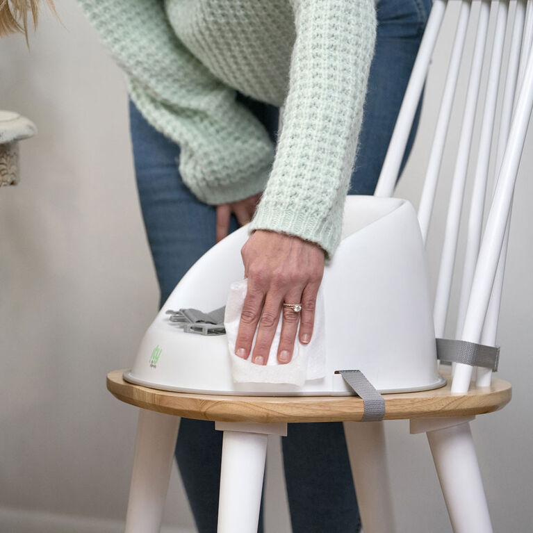 Ce rehausseur Simplicity Seat Ity de Ingenuity