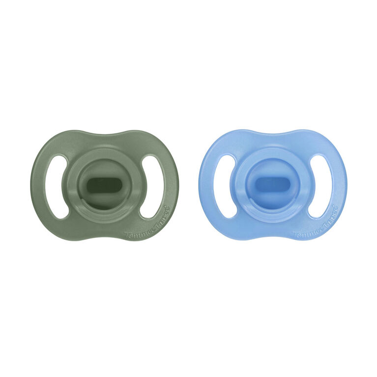 Tommee Tippee Ultra-light StayPut Pacifier, 6-18m, 2 Count, One-Piece Silicone Design