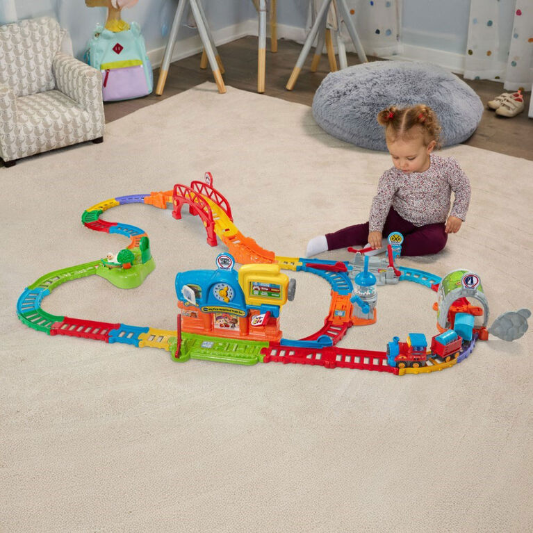 VTech Super circuit train éducatif + Adam train marchand - Édition anglaise