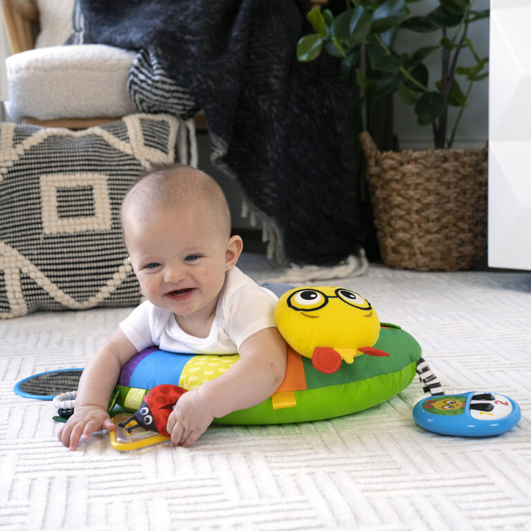 Coussin d'activités jeux sur le ventre Cal-a-Pillow de Baby Einstein