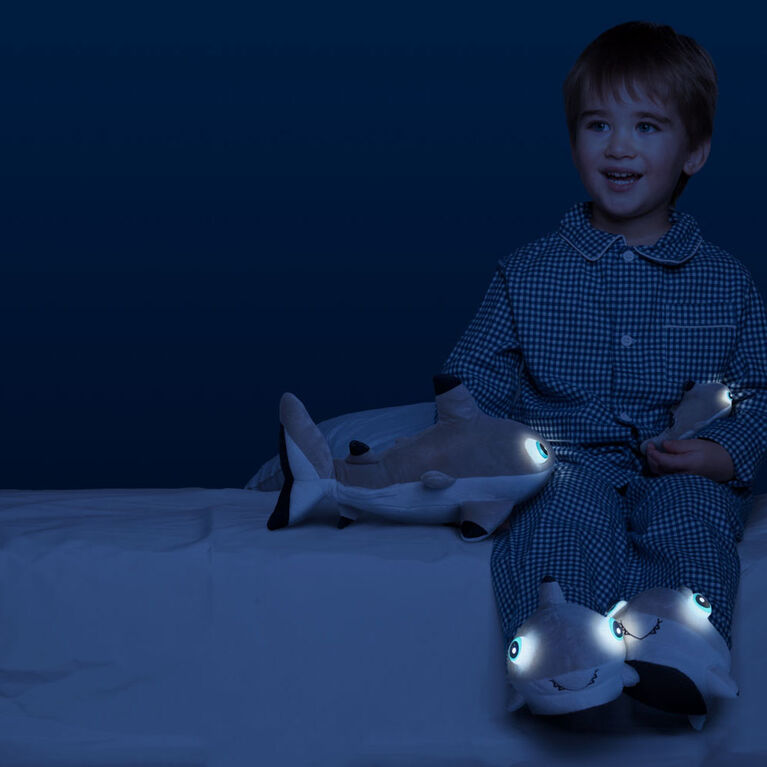 Ensemble NightBuddies and BabyBuddies Requin Beige de 15" and 5" en Peluche Yeux Lumineux