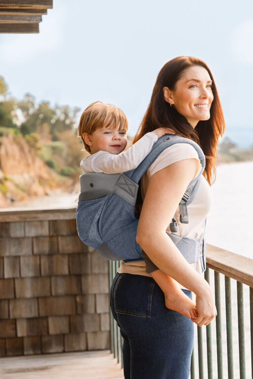 LILLEbaby CarryOn Airflow Carrier Chambray