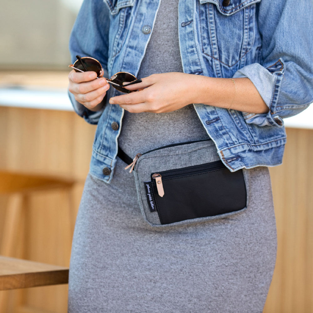 Petunia Pickle Bottom Adventurer Belt Bag in Graphite Black Babies R Us Canada