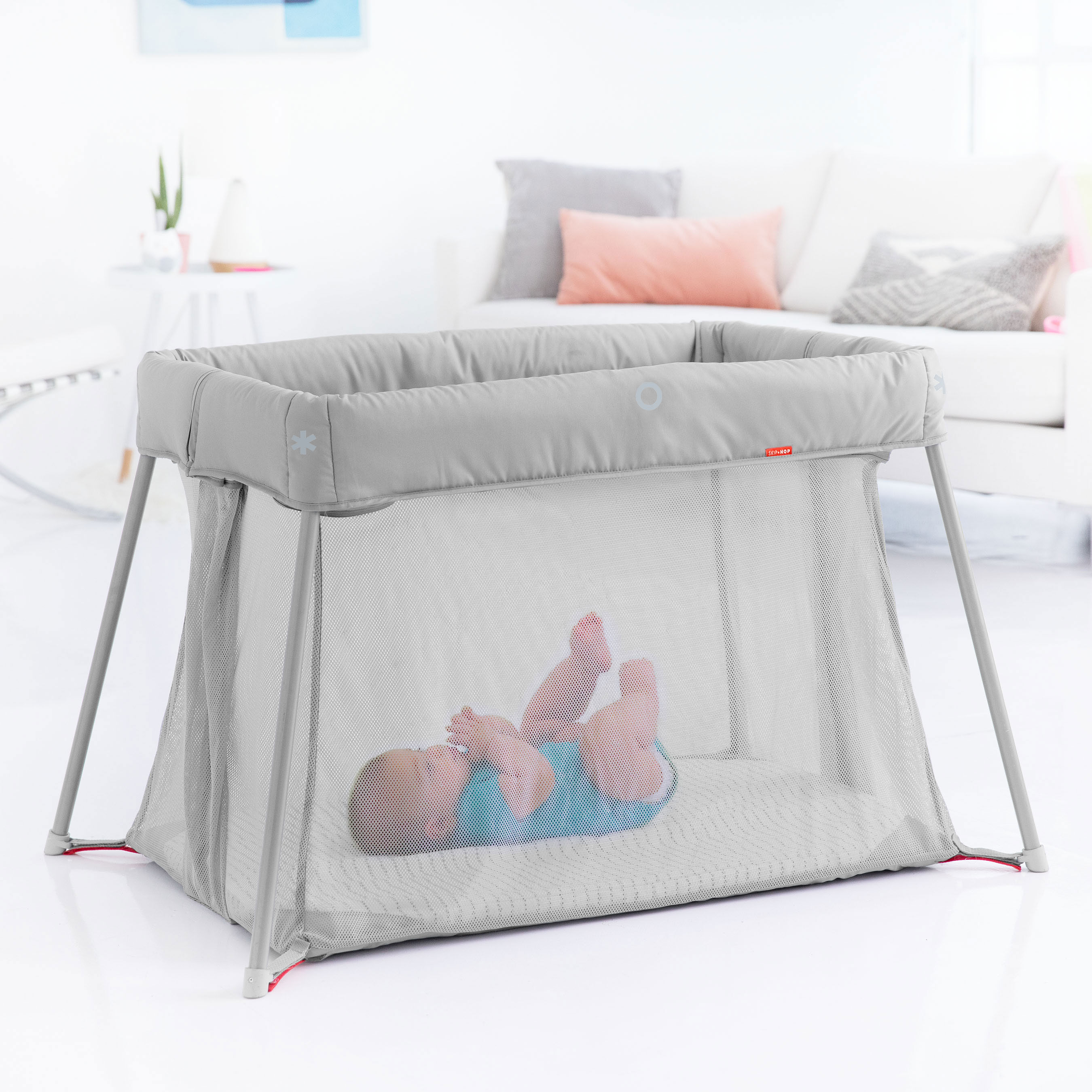 Skip hop play to night hotsell travel crib