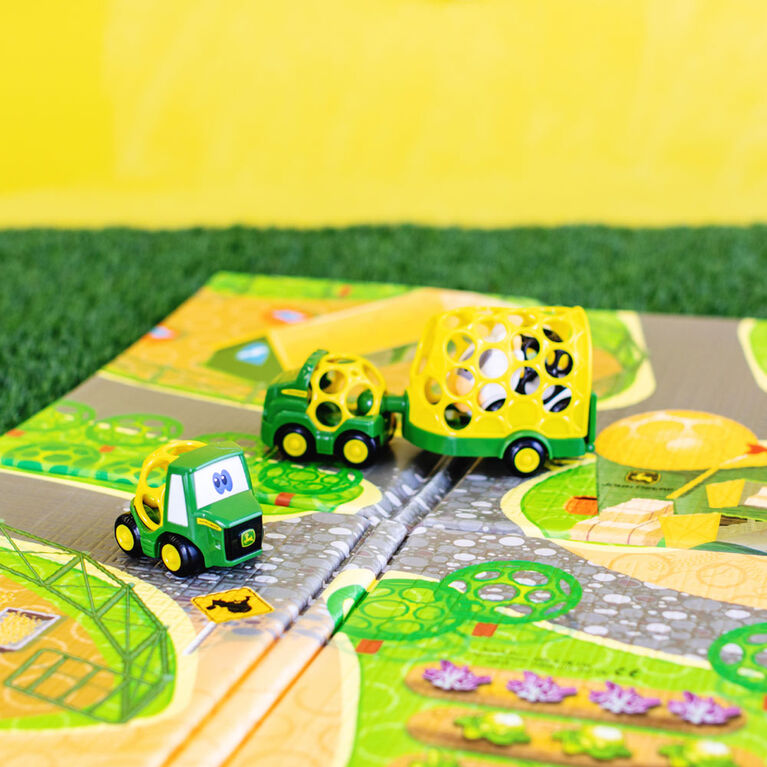 JOHN DEERE John Deere Country Lanes Playmat & Vehicle