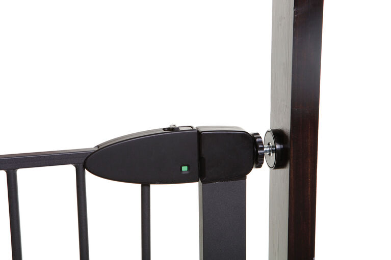 Barrière pour bébé en métal à fermeture automatique Boston de Dreambaby - noir.