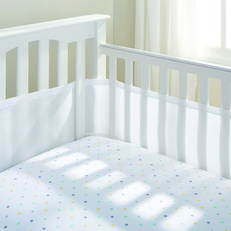 BreathableBaby Breathable Mesh Crib Liner - Classic Collection - White -  Fits Full-Size Four-Sided Slatted and Solid Back Cribs - Anti-Bumper