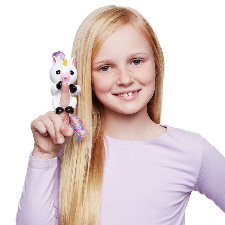 WowWee Fingerlings Baby Unicorn (Gigi) Interactive Electronic Toy Pet